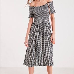 Urban Outfitters | Off-Shoulder Gingham Midi Dress
